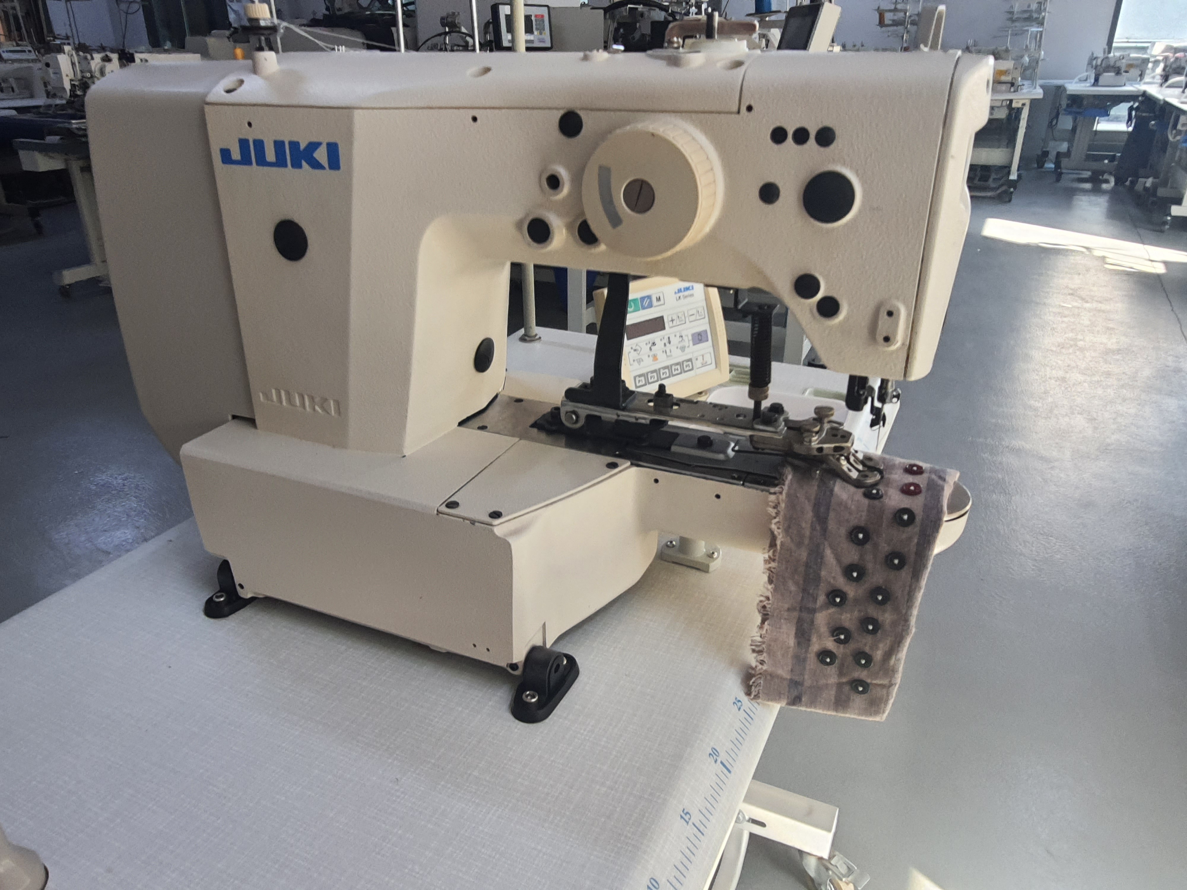 Juki LK 1903ASS Kilit Dikiş Düğme Makinesi
